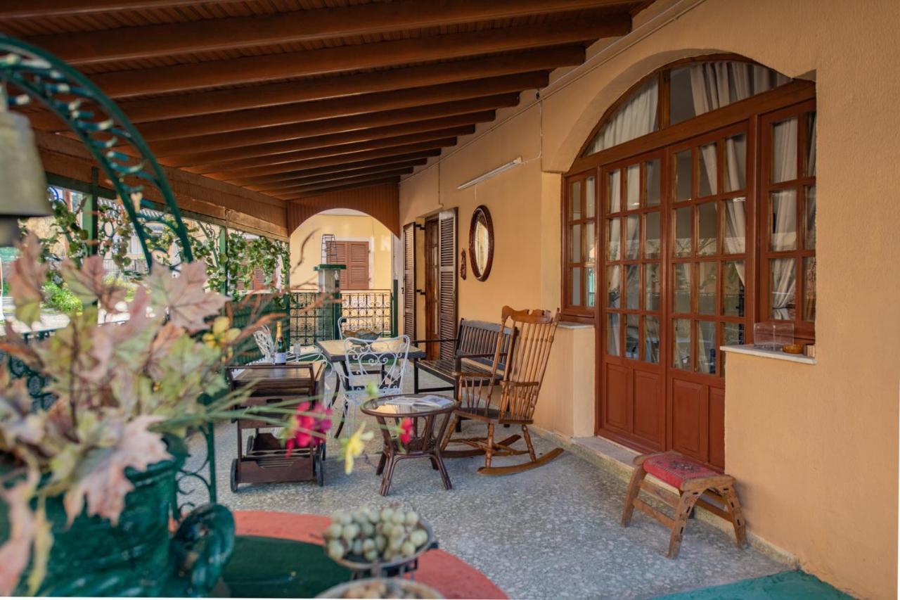 Appartement Fay's Barbeque Garden-House à Corfu  Extérieur photo